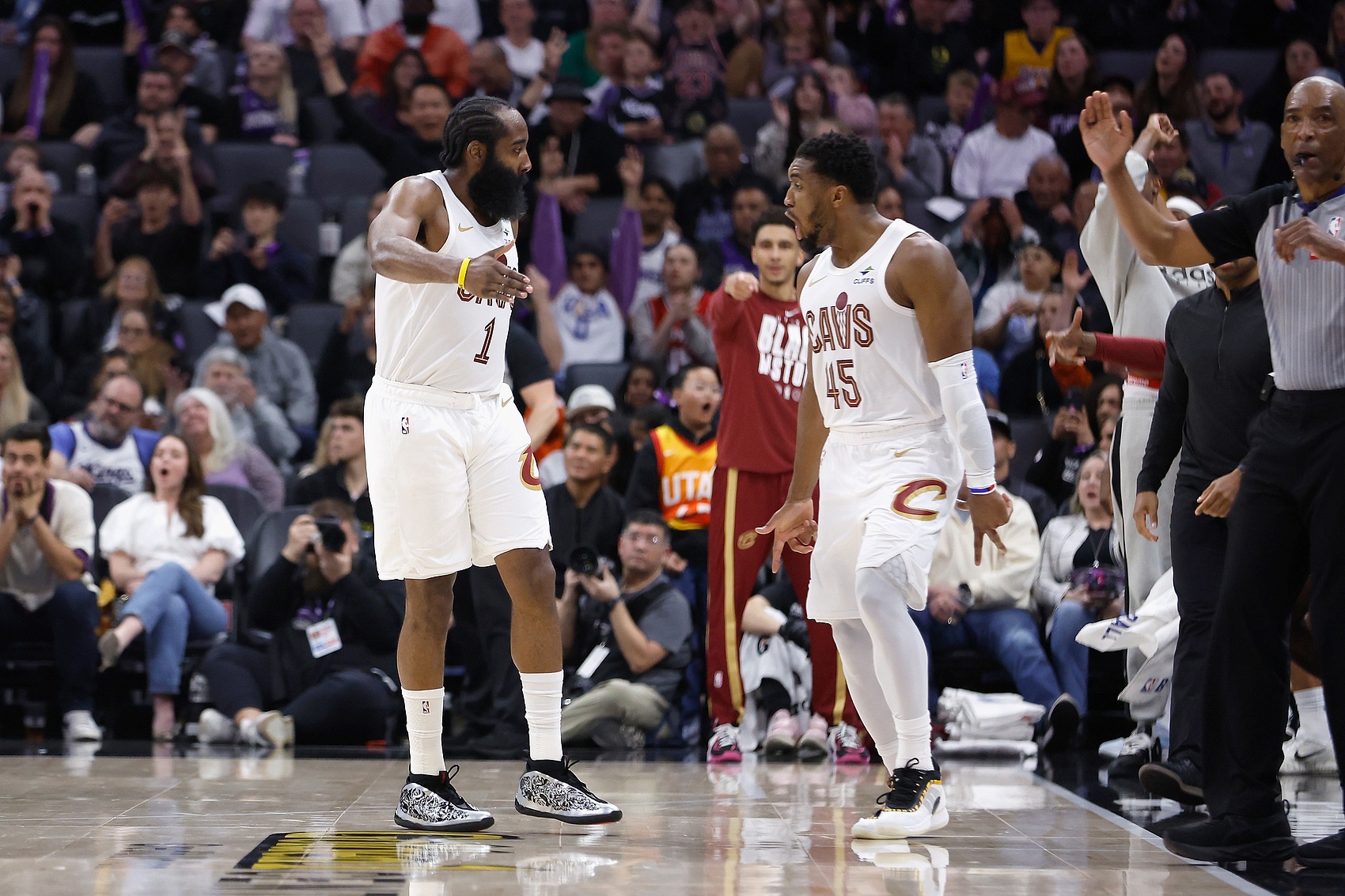 开云-NBA彩经：骑士客场拿下雷霆 勇士主场难敌掘金 湖人难胜绿军