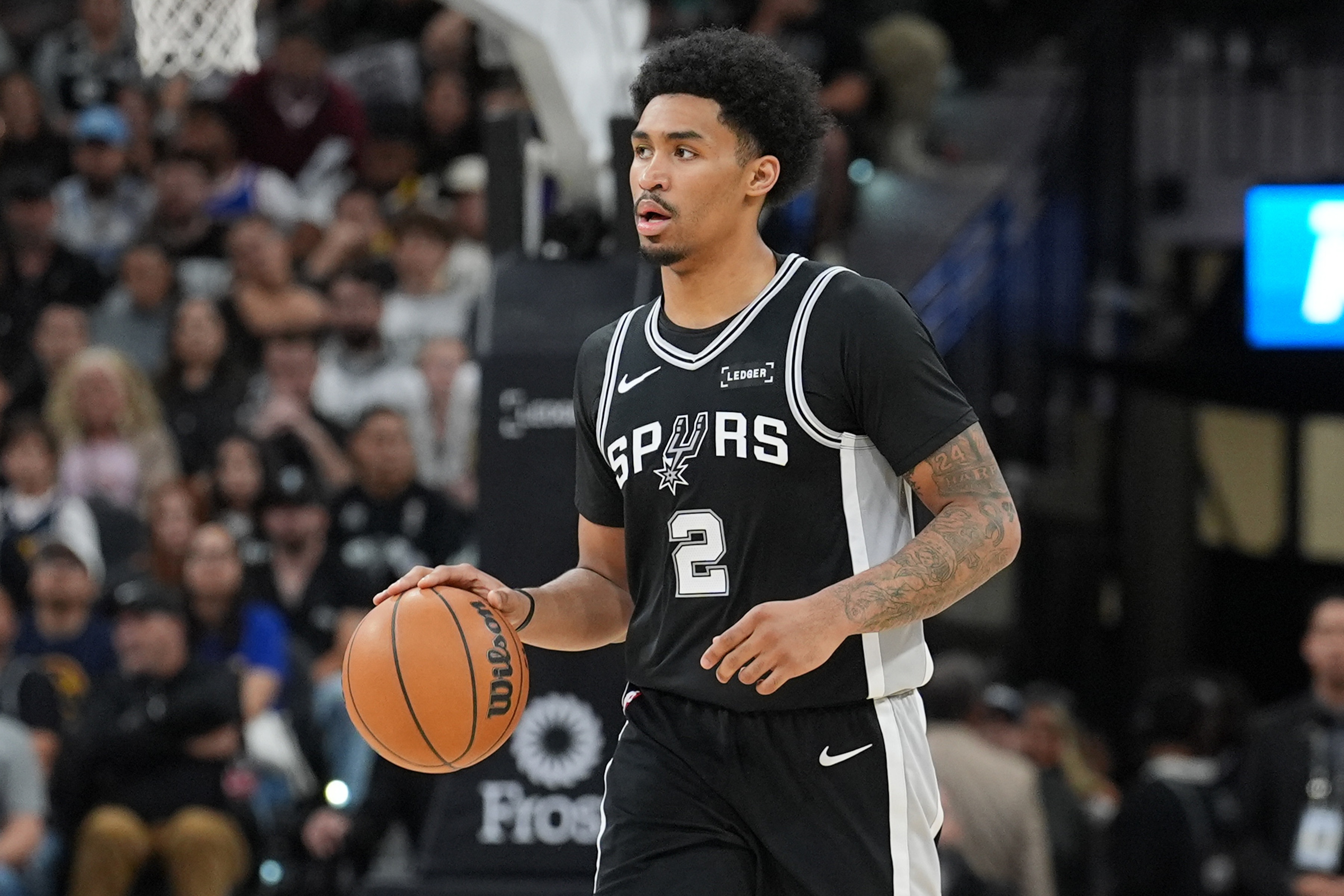 开云电竞平台-米奇：哈珀目前的状态为每日观察 他右腿肌肉挫伤&amp;没有长期隐患